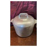 WAGNER WARE- SIDNEY SOUP POT