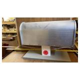 BRAND NEW MAIL BOX MOUNTED ON 5 IN STAND