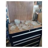 MIXED VARIETY OF CLEAR GLASSWARE