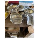 ASSORTMENT OF PANS, ALUMINUM  MEASURING CUPS