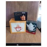 3 BOXED TEA POTS
