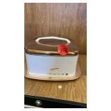 VINTAGE CAKE CARRIER