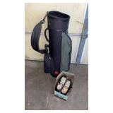 NICE GOLF BAG WITH MATCHING PGA 7 1/2 GOLF