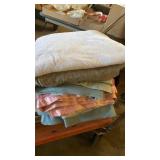 PILE OF VINTAGE BLANKETS INCLUDING SOME WOOL ONES