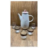 VERNON WARE MID CENTURY TEAPOT AND 5 GLASS