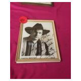 GARTH BROOKS SIGNED PICTURE