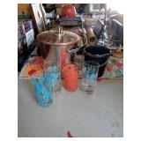 2 ICE BUCKETS AND 4 BAR GLASSES