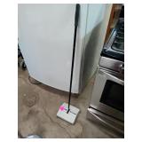 ORECK MANUAL PUSH SWEEPER