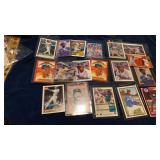 18 KEN GRIFFEY JR BASEBALL CARDS THROUGH OUT HIS