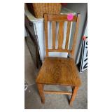 NICE LITTLE WOODEN DINING CHAIR