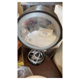 ELECTRIC MAKE UP MIRROR ON STAND