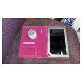 BARNES AND NOBLE NOOK WITH IHOME SPEAKER AND CASE