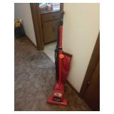 ROYAL BROOM VAC