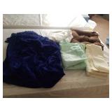 KING SIZE VELVET BED SPREAD, TWIN SHEET SET, TWIN