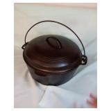 CAST IRON DUTCH OVEN WITH LID