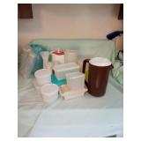 PLASTIC FOOD STORAGE CONTAINERS