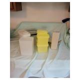 PLASTIC FOOD STORAGE CONTAINERS