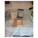 PLASTIC FOOD STORAGE CONTAINERS