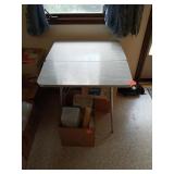 SMALL KITCHEN TABLE WITH DROP DOWN SIDES