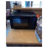 BLACK WHIRLPOOL MICROWAVE