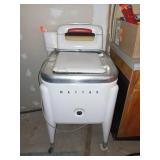 VINTAGE MAYTAG WRINGER WASHER, UNTESTED