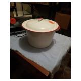 ENAMEL SOUP POT