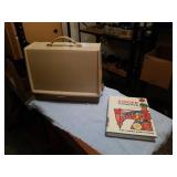 SINGER SEWING MACHINE AND SEWING BOOK