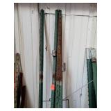 4 METAL T POSTS, 7
