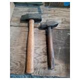2 SMALL SLEDGE HAMMERS