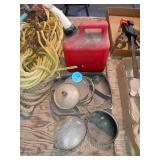 1 GALLON GAS CAN AND VINTAGE AUTOMOTIVE LAMPS
