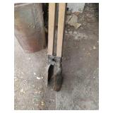 HAND POST HOLE DIGGER