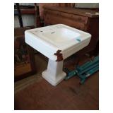 CAST IRON/ENAMEL PEDESTAL SINK