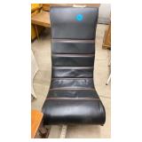 GAMING CHAIR WITH SPEAKERS