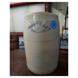 5 GAL PITTSBURG POTTERY CROCK WOOD LID