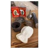 FLASH LIGHT  KIDS GLOVES TINS SKILLET ASH TRAY