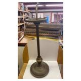 STAND FOR A ASH TRAY