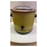 CROCK POT WITH BOX