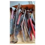 HAMMERS, PRY BARS AND FENCING TOOL