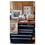 DECORATIVE WALL HANGINGS, TINS AND PINTO BEAN