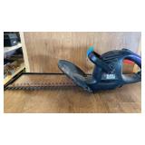 BLACK AND DECKER ELECTRIC HEDGE TRIMMER