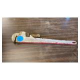 HEAVY DUTY PIPE WRENCH - 24 IN