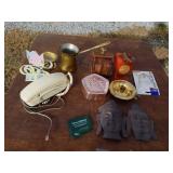 PHONE AND DECORATIVE ITEMS