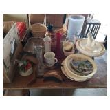 MISCELLANOUS DECORATIVE ITEMS