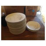22 KAYSONS PLATES FINE CHINA  AND 4 BOWLS