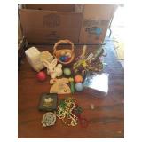 MISCELLANOUS DECORATING ITEMS