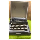 VINTAGE REMINGTON TYPE WRITER