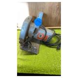 BLACK & AND DECKER 7 1/4 SAW