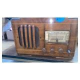 SILVERSTONE VINTAGE RADIO - NEEDS NEW WIRING