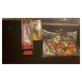 BAG OF HOOKS WITH COLOR WEIGHTED HOOKS AND 2 NEW