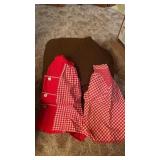 BROWN BLANKET AND 2 VINTAGE APRONS